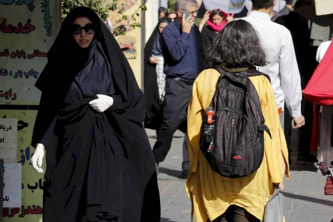 iran-envia-a-rehabilitacion-a-las-mujeres-que-se-nieguen-al-velo