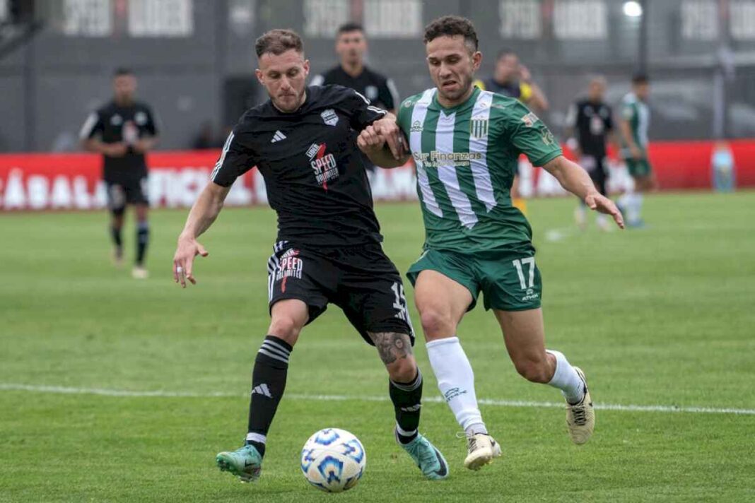 liga-profesional:-riestra-y-banfield-empataron-en-el-bajo-flores