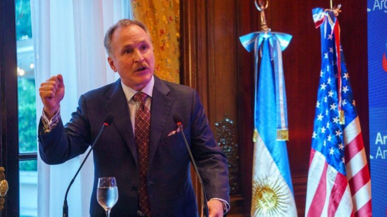 El embajador de EEUU Peter Lamelas se reunió con Santiago Caputo en la Casa Rosada