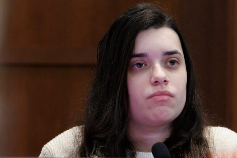 Condenan a 10 años de prisión a una joven niñera brasileña en EE.UU.: un doble crimen tras una cooperación fallida