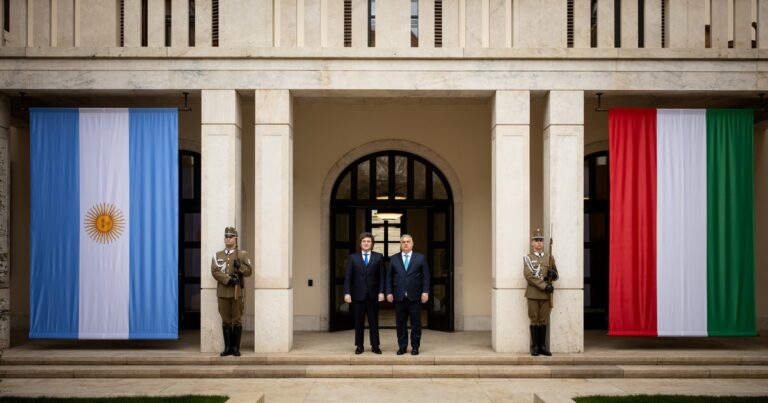 Milei en Hungría, una cita con Orbán y un un escenario frente a la derecha europea en la que descargó su «batalla cultural»
