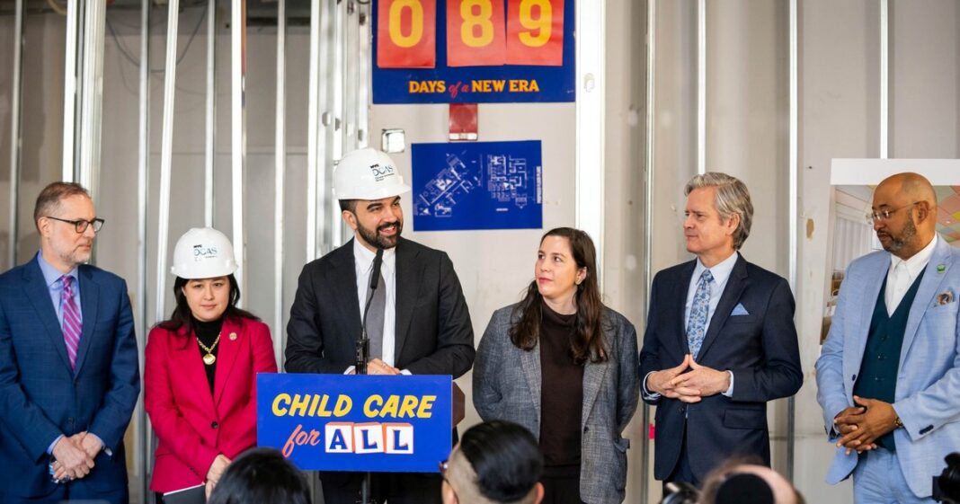 Edificio municipal David N. Dinkins en el Bajo Manhattan, sede del nuevo centro de cuidado infantil.