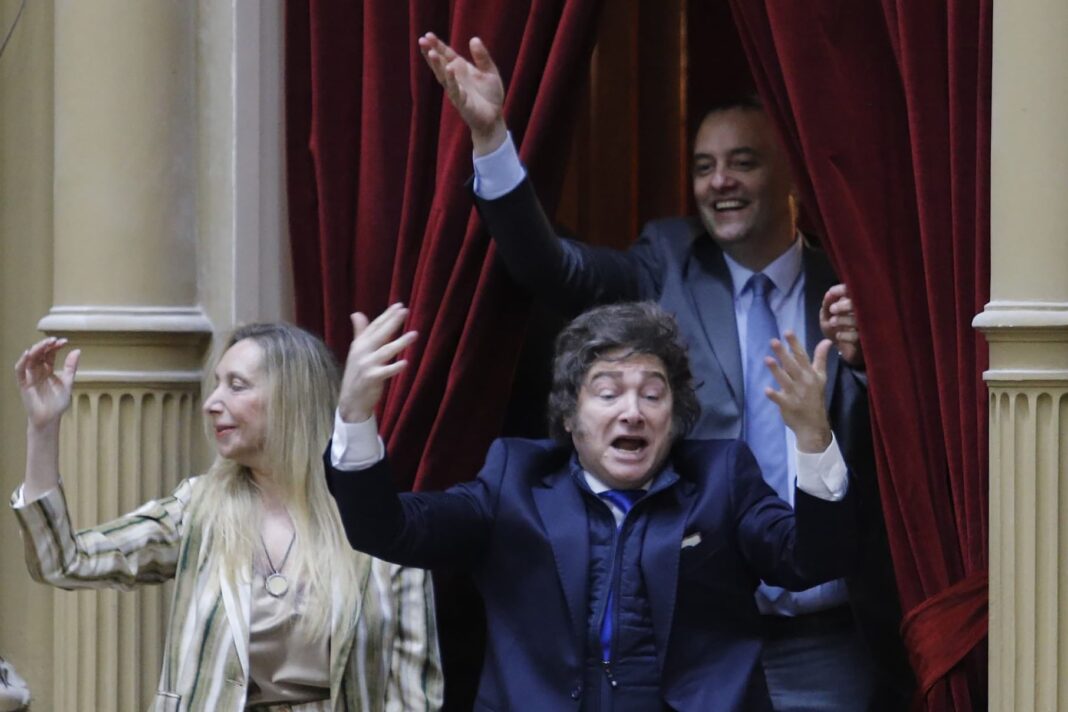 Guillermo Adorni en el Congreso durante su informe de gestión