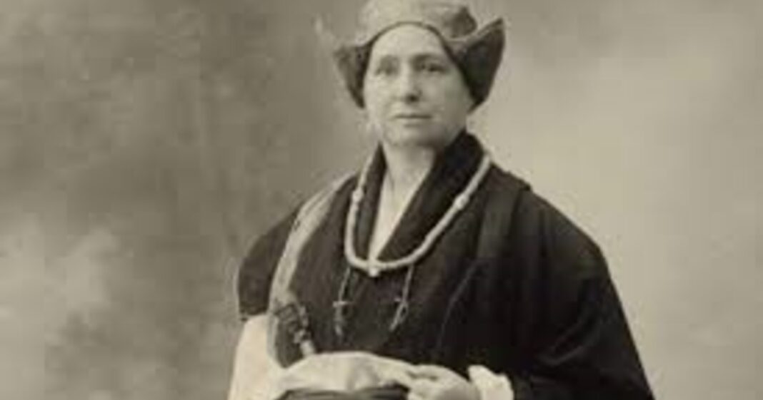 Retrato de Alexandra David-Néel, exploradora y soprano francesa, en el Tíbet