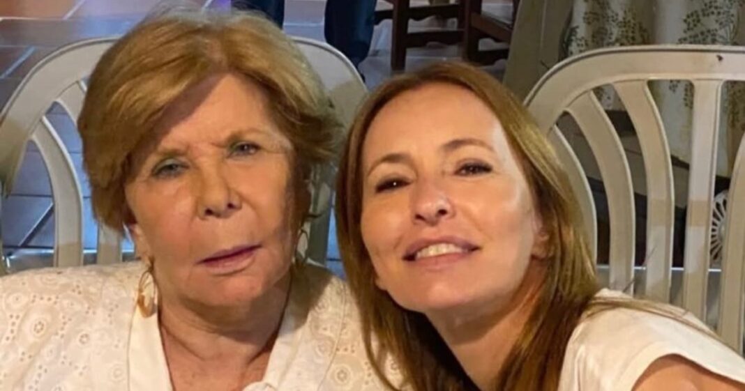 Analía Franchín y su madre Amalia en una fotografía familiar