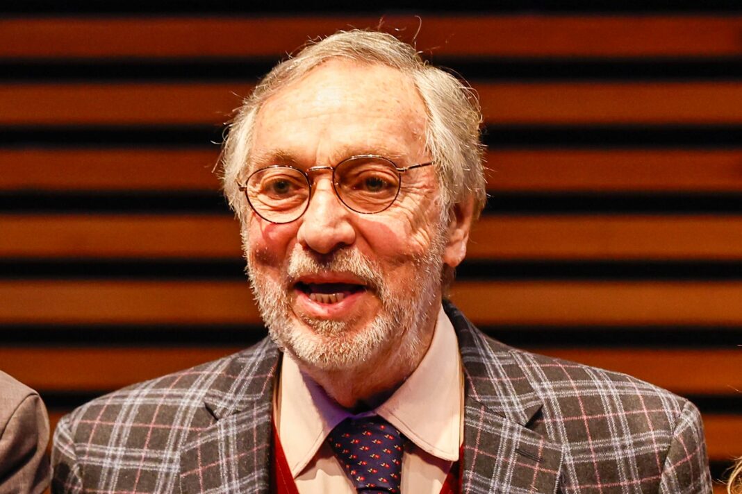 Luis Brandoni en un evento público