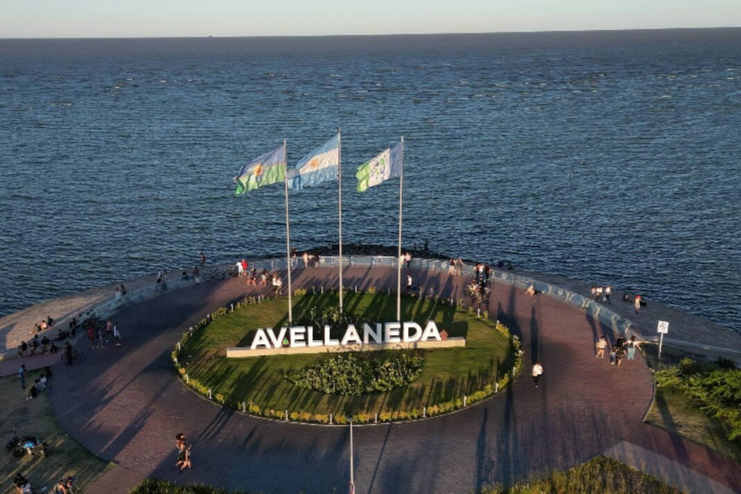 Operativo de búsqueda de dos pescadores desaparecidos en el Río de la Plata