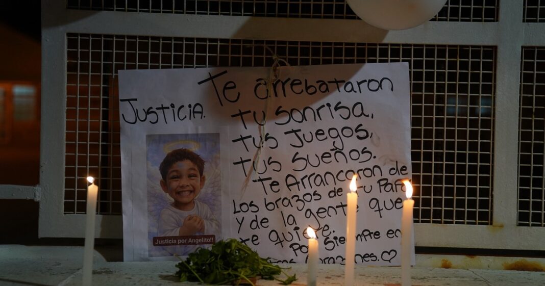 Ilustración genérica de una balanza de la justicia sobre un fondo neutro.