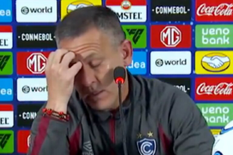 Horacio Melgarejo durante conferencia de prensa tras partido de Copa Sudamericana
