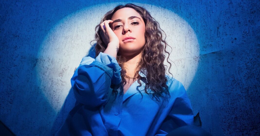 Retrato de la cantante y compositora colombiana Daniella De Luca