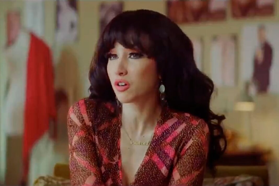 Fotografía promocional del tráiler de la serie sobre la vida de Moria Casán.