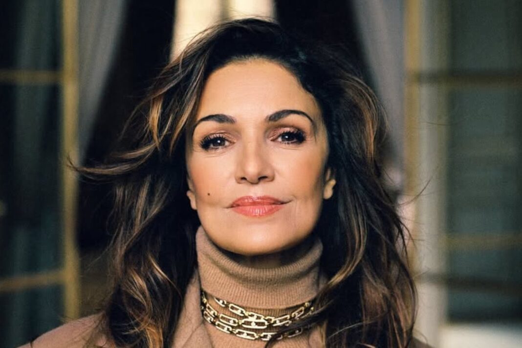 Retrato de la actriz francesa Nadia Farès