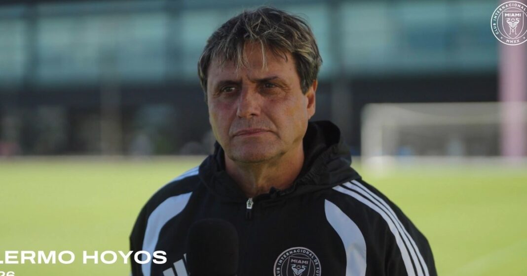 Guillermo Hoyos, entrenador de Inter Miami, durante una conferencia de prensa.