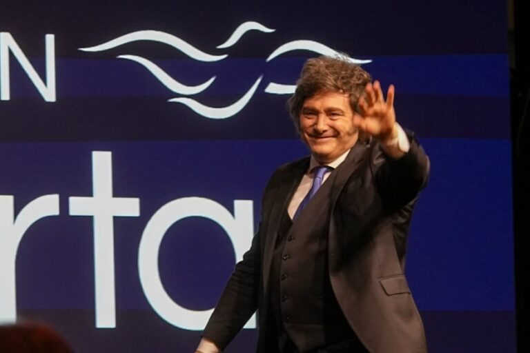 Gráfico del Índice de Confianza en el Gobierno de la UTDT con tendencia a la baja