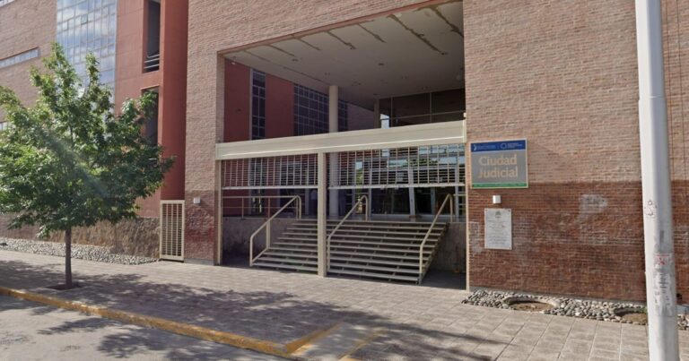 Edificio del Poder Judicial en la provincia de Río Negro, Argentina