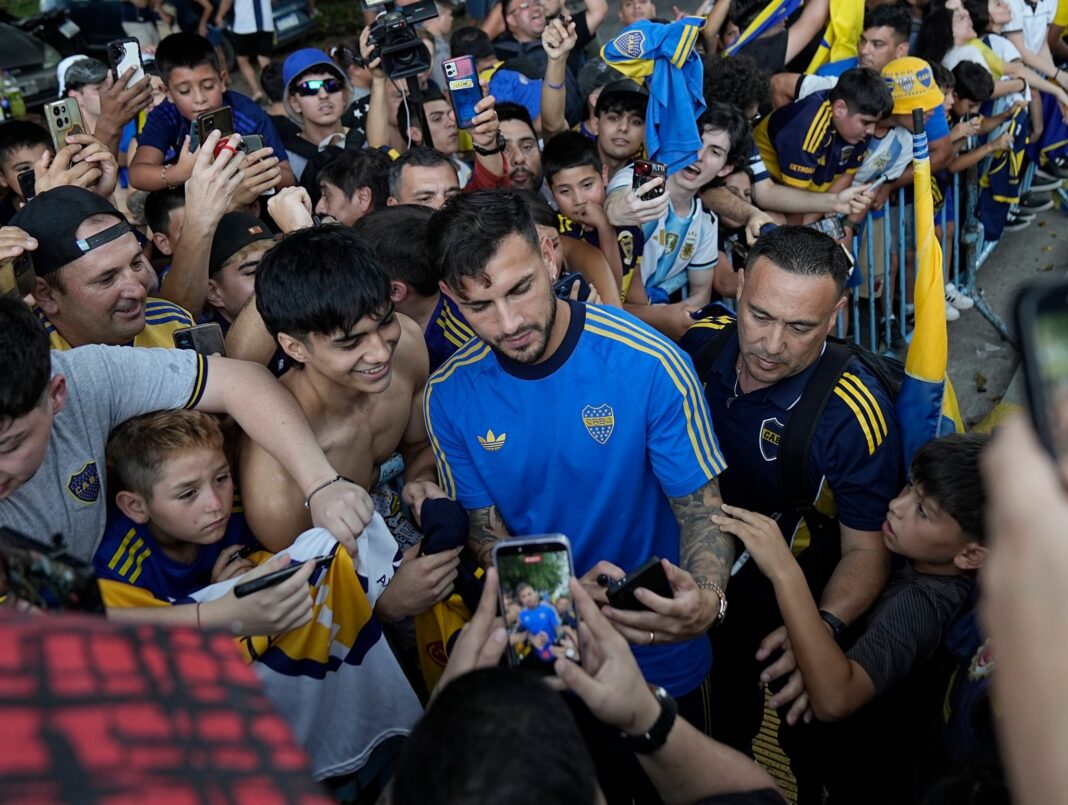 Leandro Paredes, jugador de Boca Juniors, en entrenamiento.