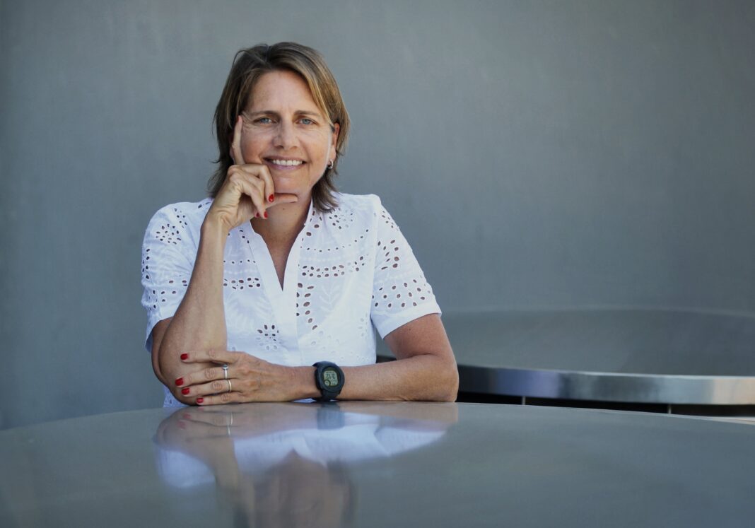 Marina Simian, científica argentina, en un laboratorio de investigación.