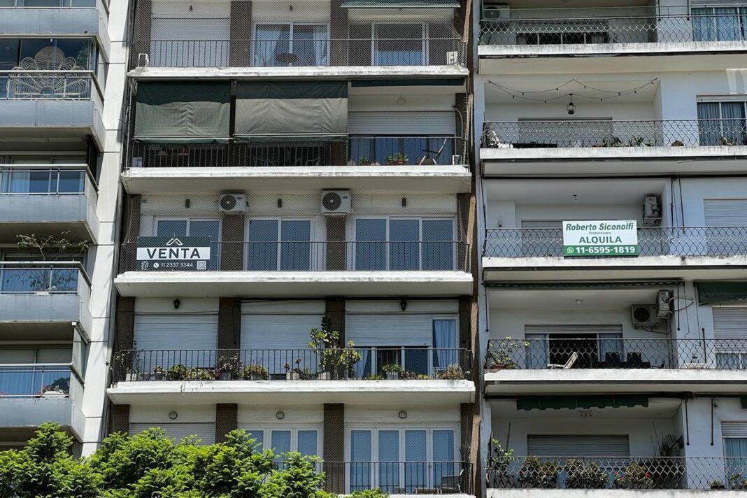 Gráfico de evolución de precios de propiedades usadas y costos de construcción en Argentina