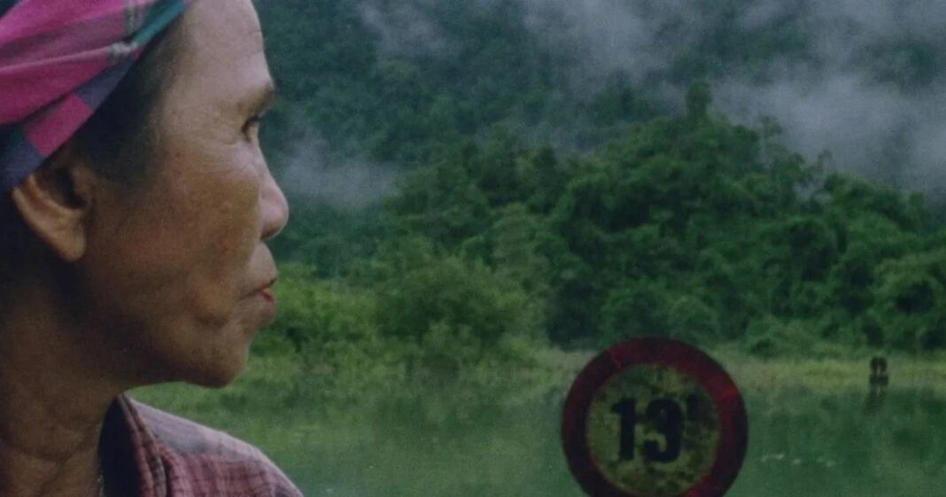 Escenario del Bafici 27 con los premios y el público