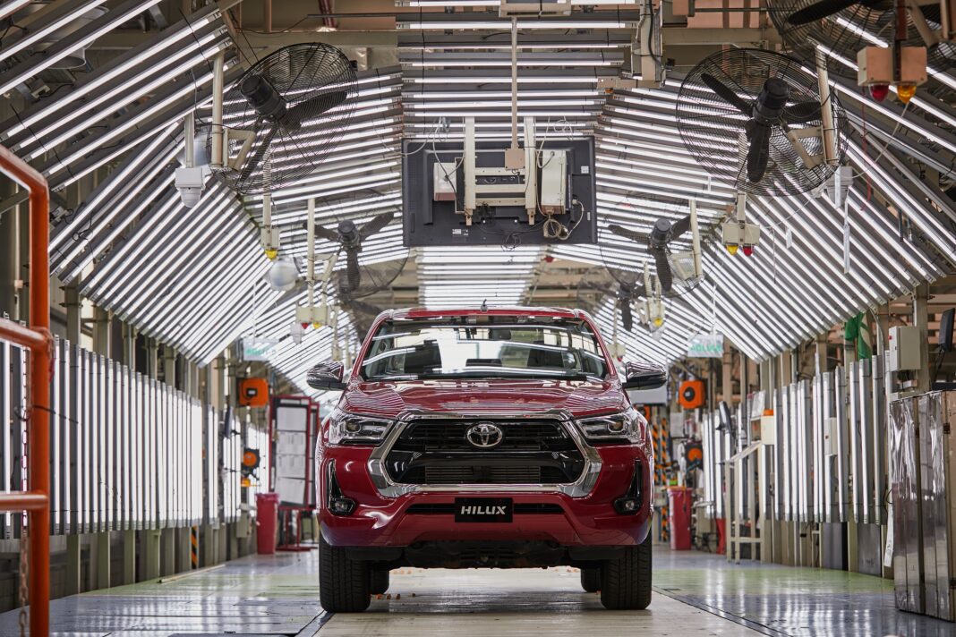 Toyota Hilux en la línea de producción de la planta de Zárate