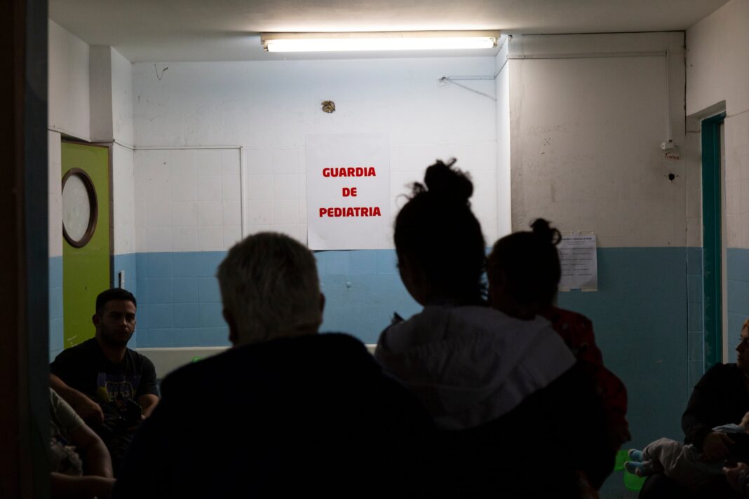 Niños en un comedor comunitario en Argentina
