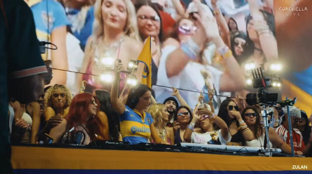 Zulan, DJ argentina, durante su presentación en el escenario del festival Coachella.