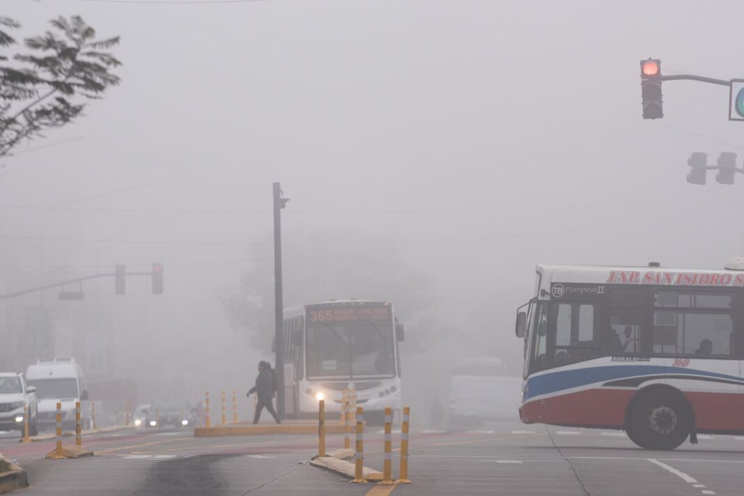 Niebla densa en el Área Metropolitana de Buenos Aires