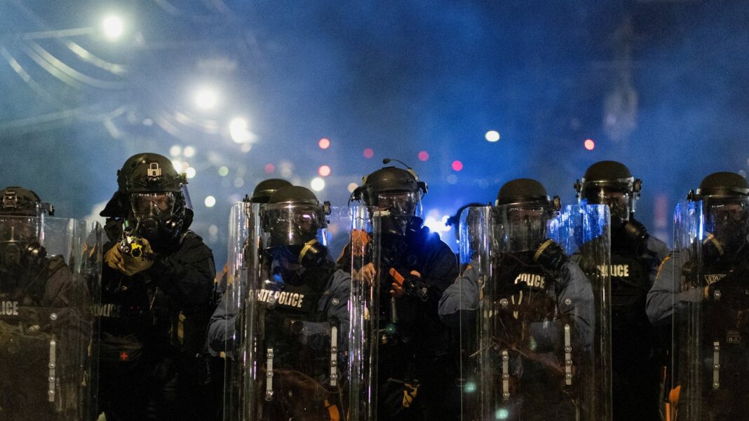 Protestas frente al centro de detención Delaney Hall en Newark, Nueva Jersey