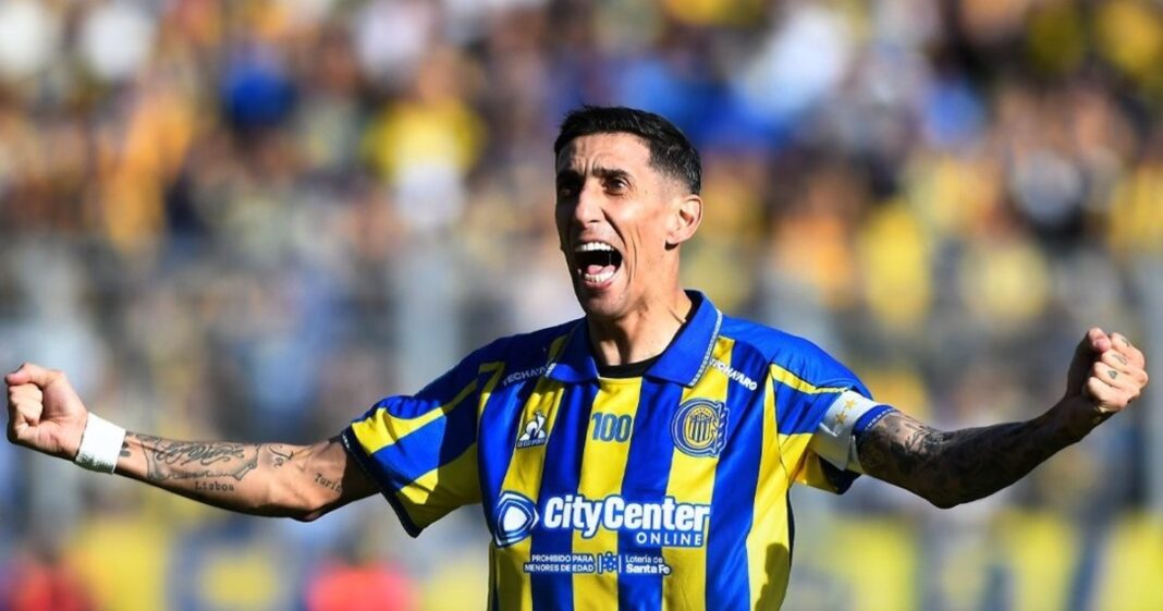 Ángel Di María celebrando un gol con la camiseta de Rosario Central