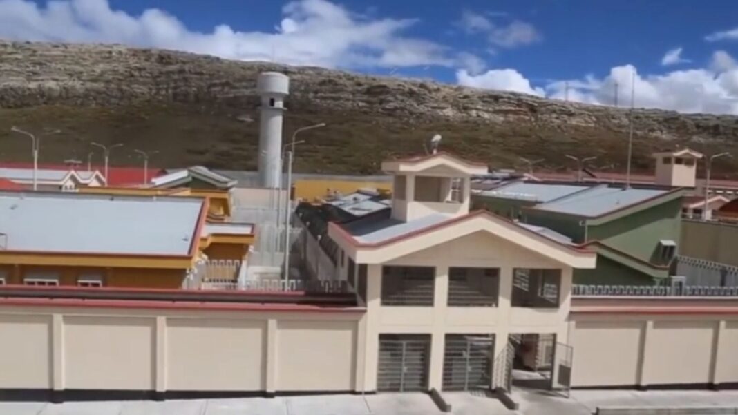 Agentes del INPE realizan requisa en el penal de Cochamarca