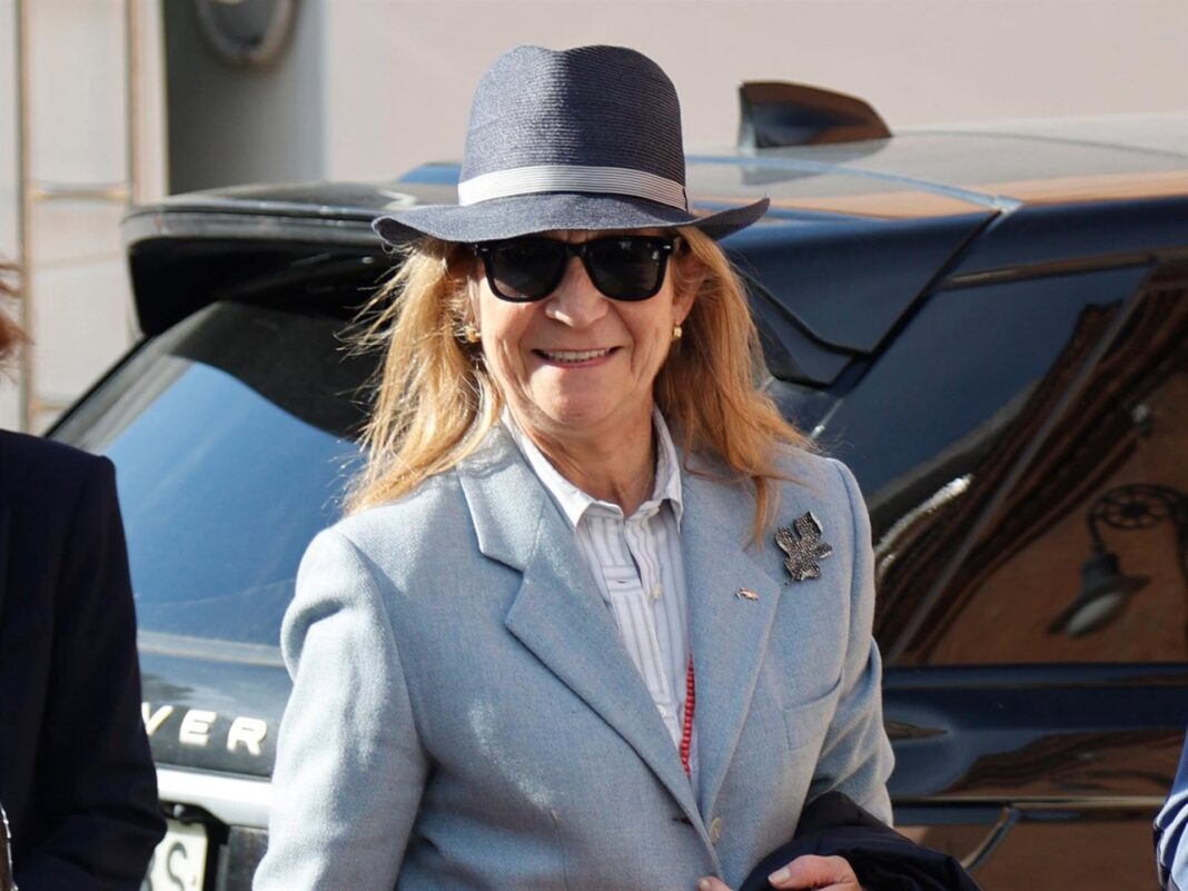 Infanta Elena en la plaza de toros de Las Ventas tras visitar al rey Juan Carlos en Sanxenxo