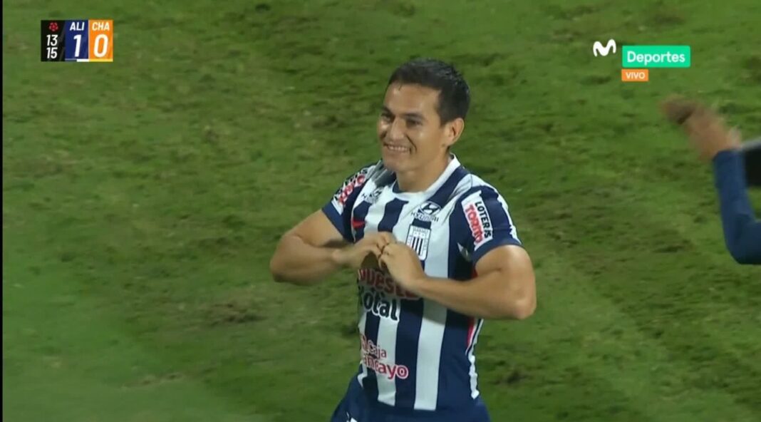 Jairo Vélez celebra su gol ante Los Chankas en el estadio Alejandro Villanueva