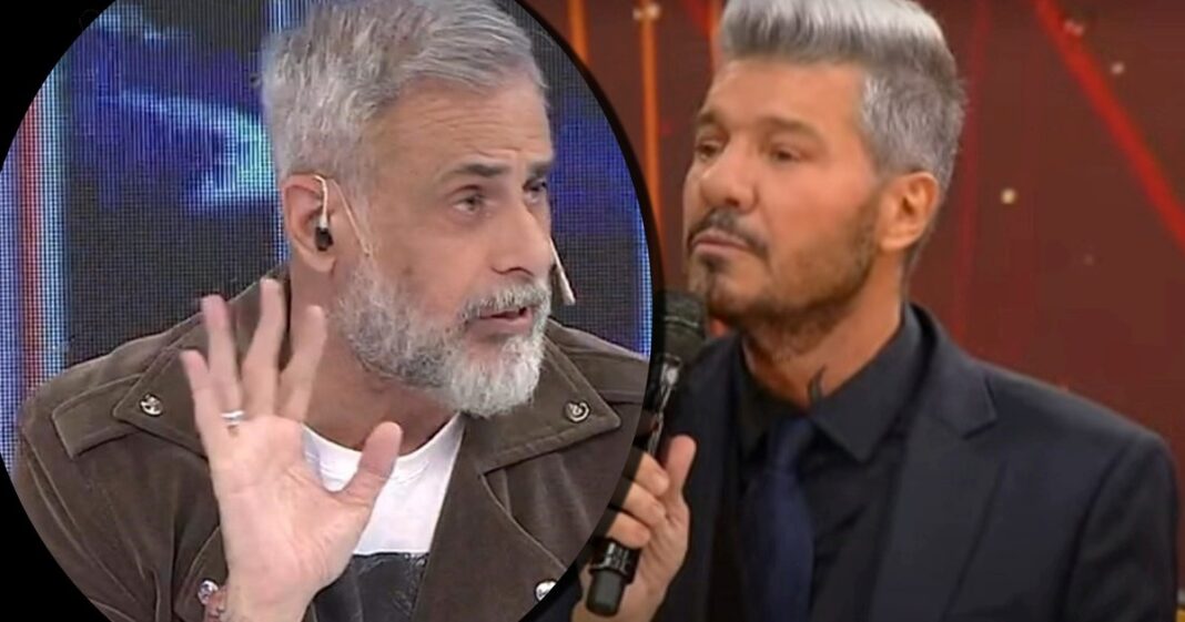 Jorge Rial hablando en un móvil televisivo sobre el Bailando