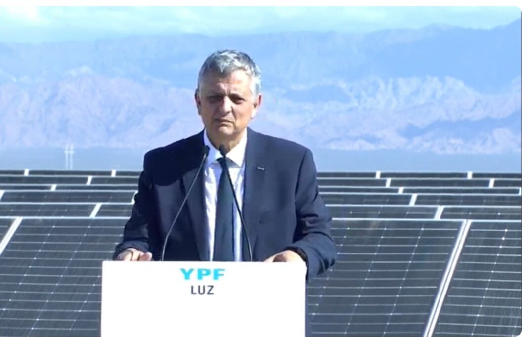 Horacio Marín durante la inauguración del Parque Solar El Quemado en Mendoza