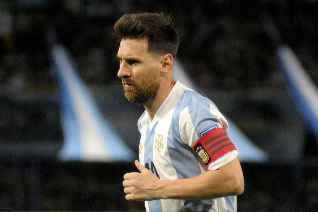 Lionel Messi con la camiseta de Argentina durante una entrevista