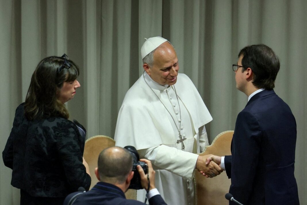El papa León XIV durante la presentación de la encíclica Magnifica Humanitas en el Aula del Sínodo del Vaticano