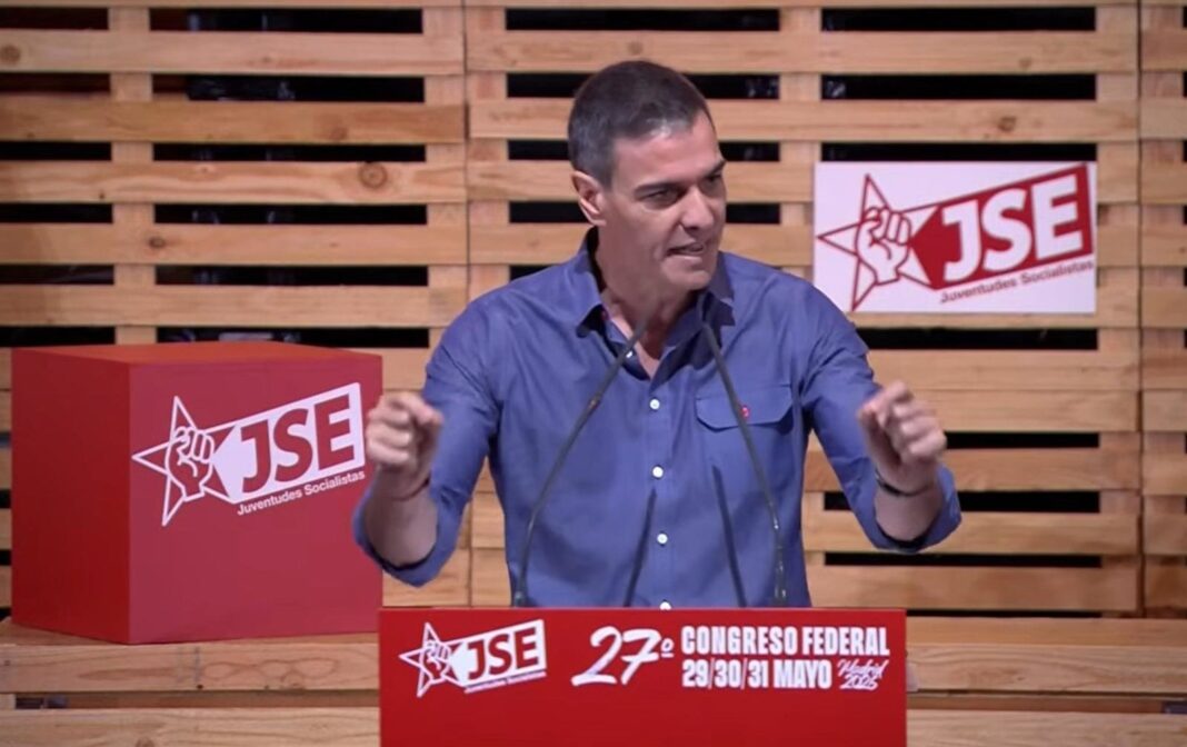 Pedro Sánchez durante la clausura del 27º Congreso de Juventudes Socialistas de España