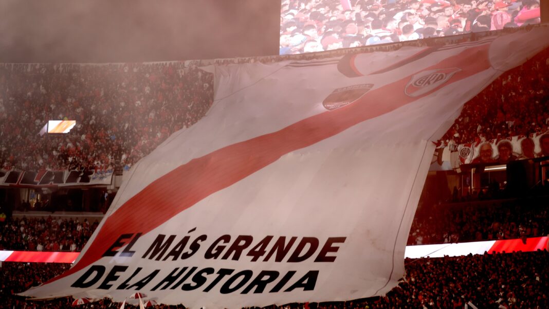 Jugadores de River Plate celebrando el pase a la final del Torneo Apertura en el Estadio Monumental