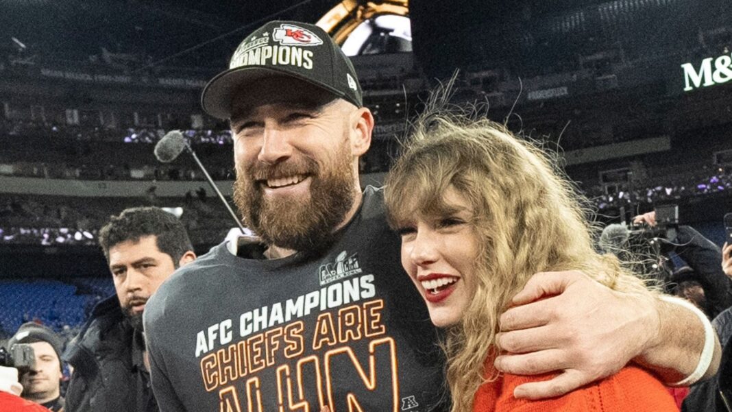 Taylor Swift y Travis Kelce en un evento público