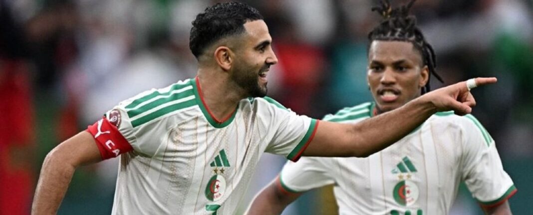 Jugadores de la selección de Argelia durante un partido de fútbol
