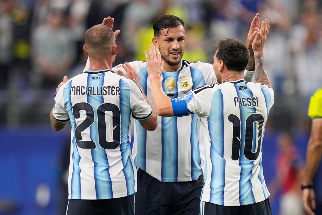 Jugadores de la selección argentina celebrando un gol durante el partido contra Austria en el Mundial 2026