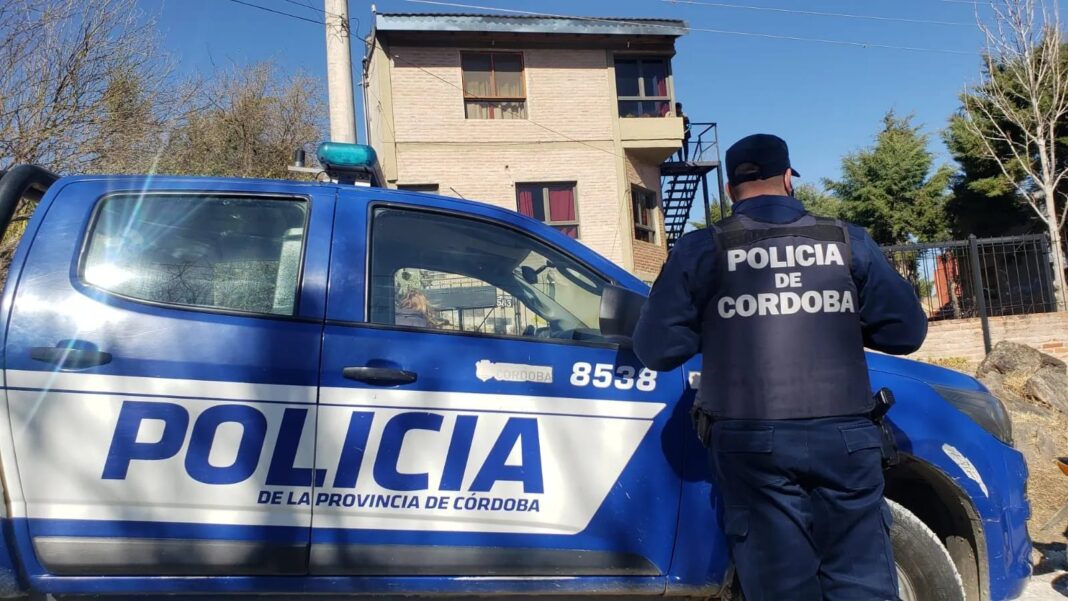 Policía en operativo en Calamuchita