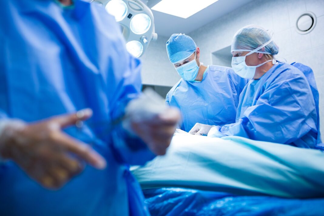 Niño de 8 años víctima de negligencia médica en colonoscopia