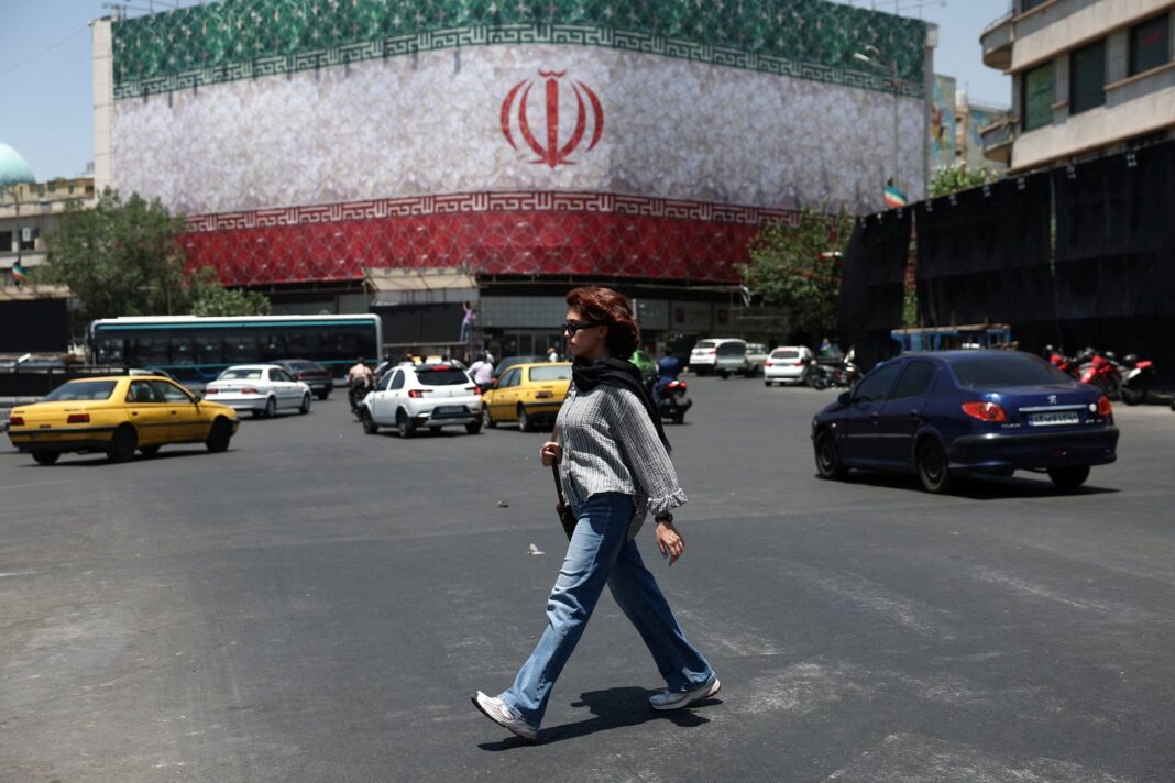 Mohamad Baqer Qalibaf, principal negociador de Irán, durante una declaración oficial
