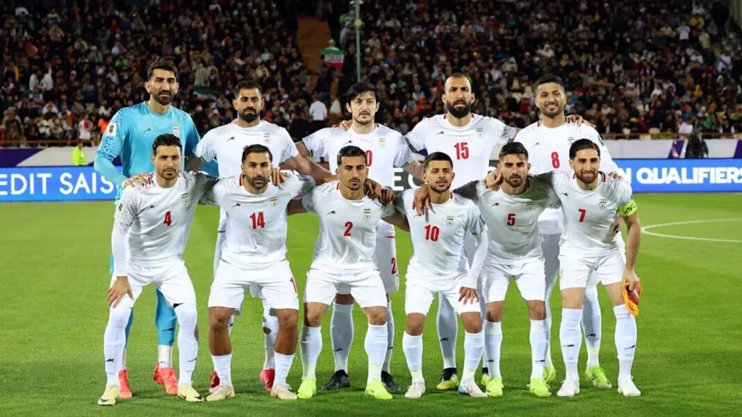 Selección de fútbol de Irán durante un partido