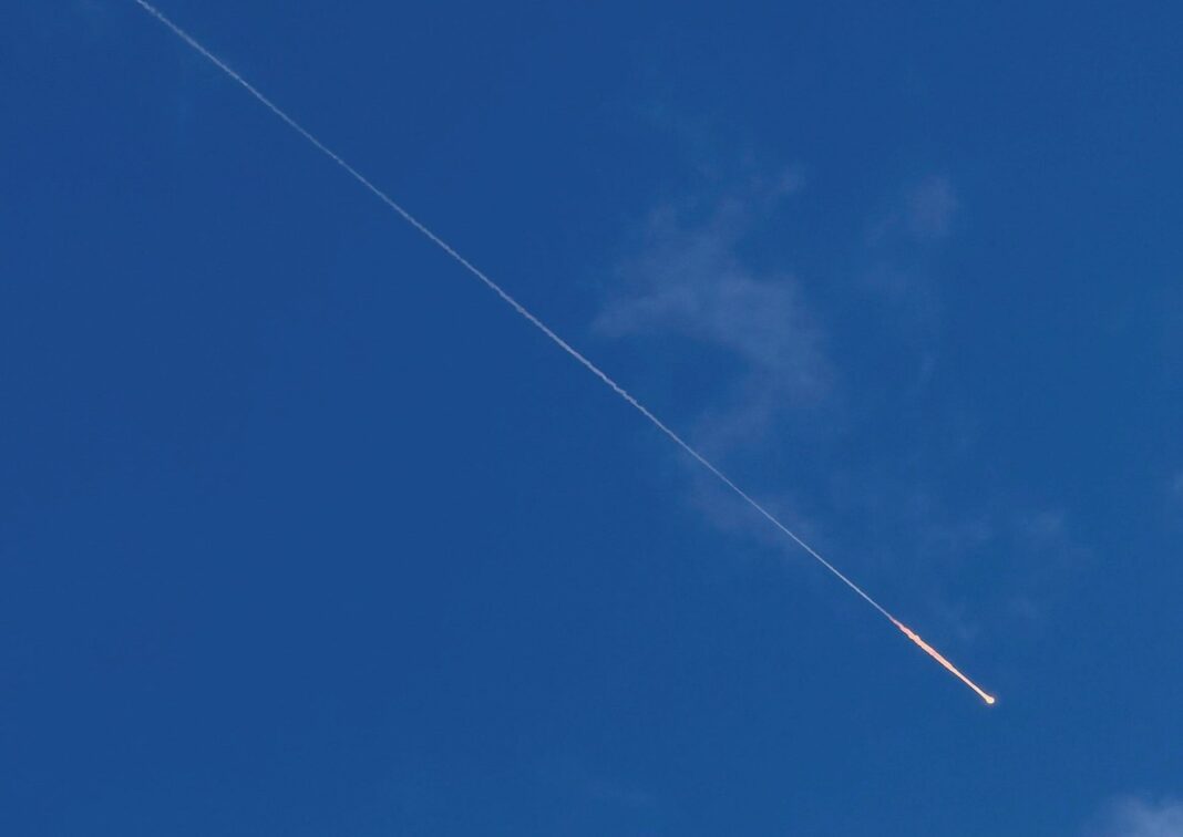 Misiles interceptados en el cielo de Israel durante ataque iraní