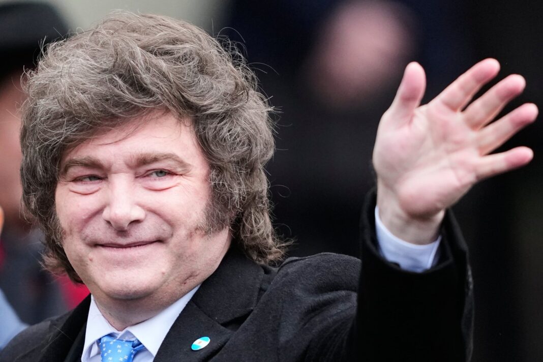 Javier Milei y Cristina Kirchner en fotos separadas