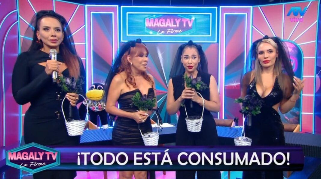 Melanie Martínez, Mary Moncada, Magaly Medina y Mónica Cabrejos con vestidos de novia negros en set de televisión