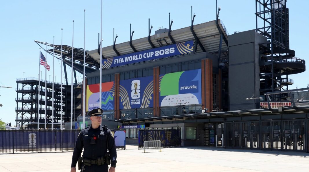 Policía de Filadelfia con cámara corporal