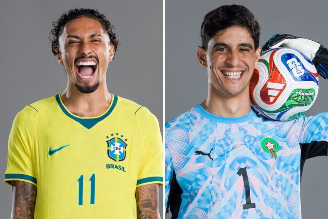 Balón de fútbol sobre césped con banderas de Brasil y Marruecos de fondo